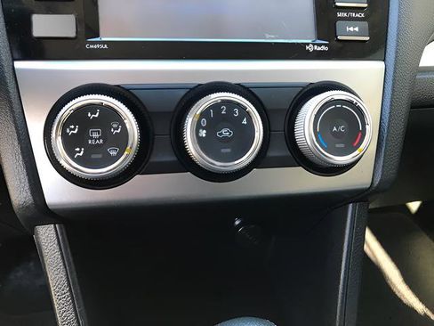 Used 2016 Subaru Crosstrek 2.0i Premium image 21