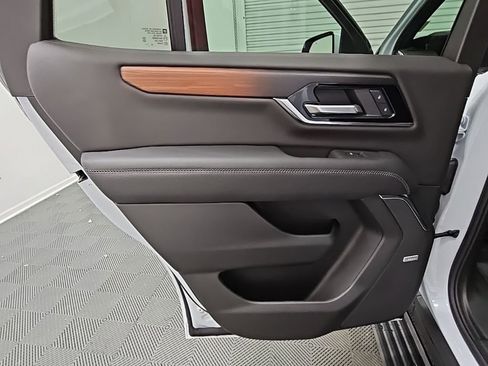 New 2026 GMC Yukon Denali w/ Sun & Power Step Package image 36