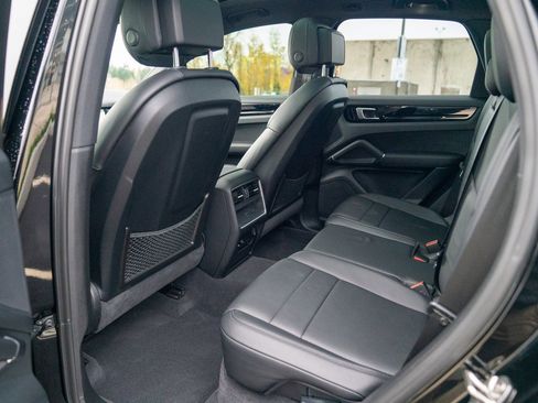 Used 2019 Porsche Cayenne image 22