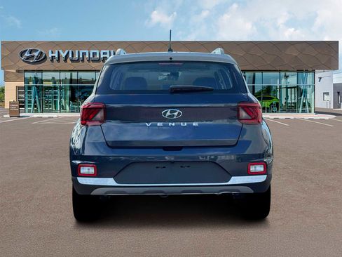 New 2026 Hyundai Venue SEL FWD image 6