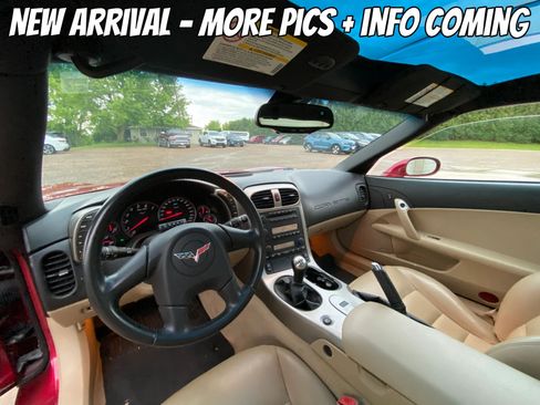 Used 2005 Chevrolet Corvette Coupe w/ Preferred Equipment Group RWD image 4