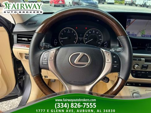 Used 2014 Lexus ES 350 w/ Luxury Package FWD image 18