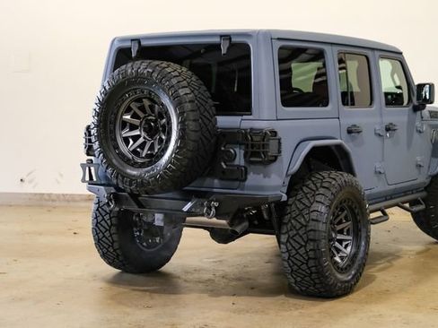 Used 2025 Jeep Wrangler Unlimited Rubicon w/ Technology Group image 11