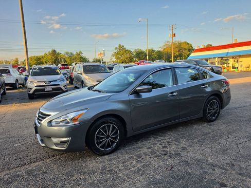 Used 2015 Nissan Altima 2.5 S w/ Power Driver Seat Package FWD image 2