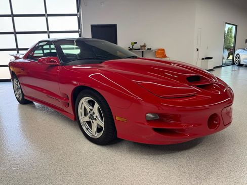 Used 1998 Pontiac Firebird Formula RWD image 10