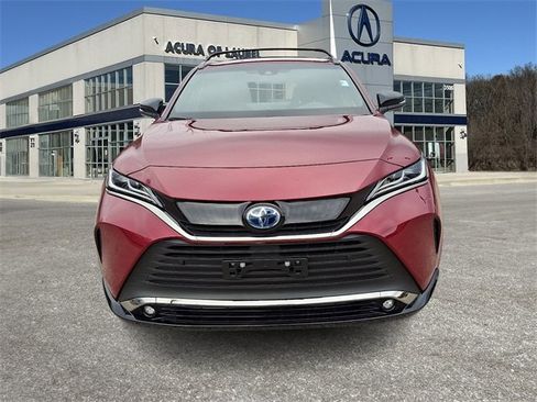 Used 2024 Toyota Venza Nightshade image 2