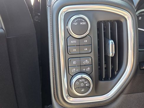 Used 2021 GMC Sierra 1500 AT4 w/ AT4 Premium Package AWD/4WD image 32