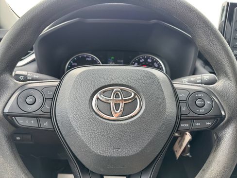 Used 2020 Toyota RAV4 LE w/ All Weather Liner Package AWD/4WD image 17