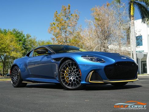 Used 2023 Aston Martin DBS Coupe RWD image 81