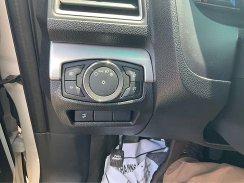 Used 2017 Ford Explorer XLT w/ Equipment Group 202A AWD/4WD image 16