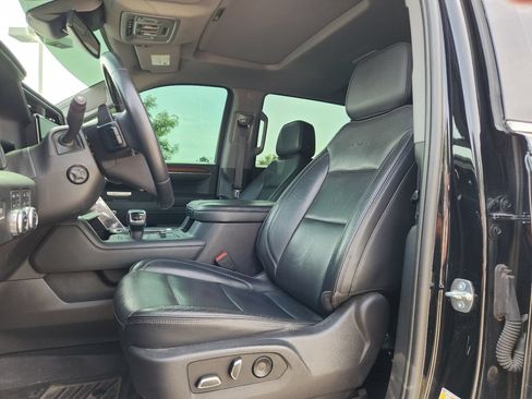 Used 2023 GMC Sierra 1500 Denali AWD/4WD image 2