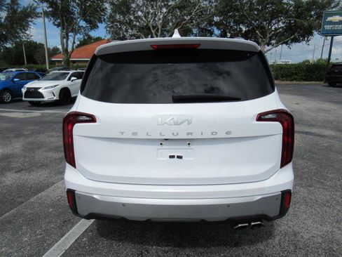 Used 2024 Kia Telluride S w/ S Sunroof Package FWD image 7