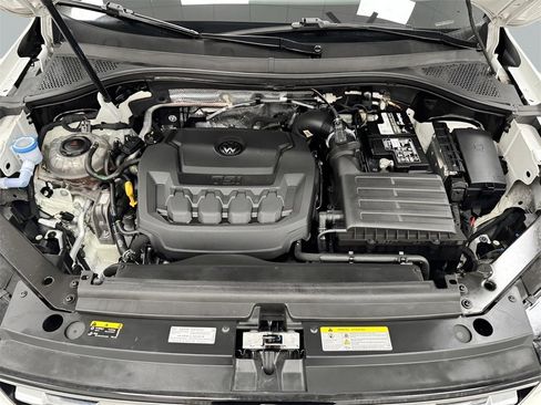 Used 2021 Volkswagen Tiguan SE w/ Panoramic Sunroof Package image 20