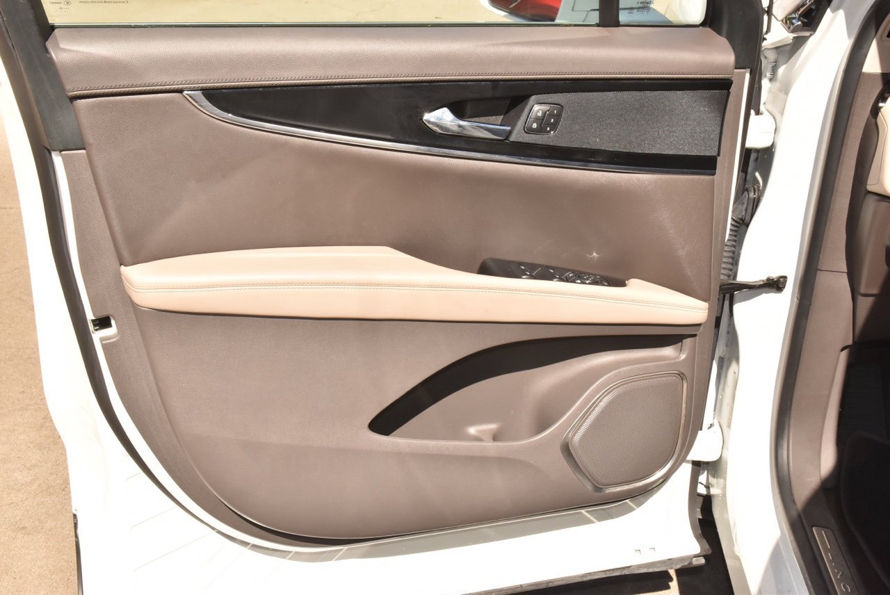 Used 2022 Lincoln Nautilus FWD w/ Premium Package image 34