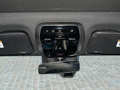 Used 2024 Mercedes-Benz GLC 300 image 23