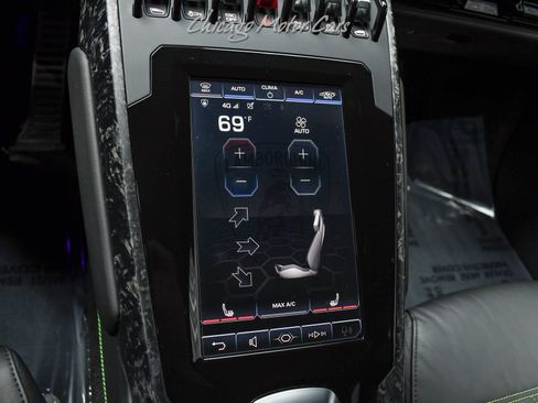 Used 2020 Lamborghini Huracan EVO image 17