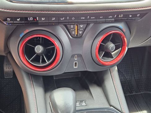 Used 2021 Chevrolet Blazer RS w/ Enhanced Convenience Package FWD image 20