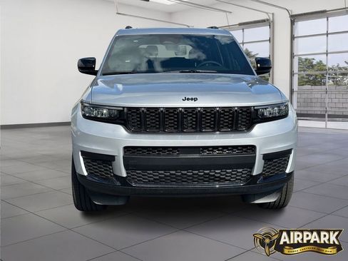 New 2025 Jeep Grand Cherokee L Altitude image 5
