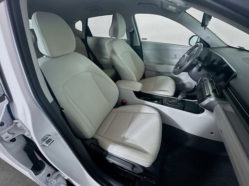 Used 2025 Hyundai Kona SEL FWD image 29