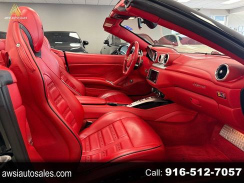 Used 2015 Ferrari California T RWD image 1
