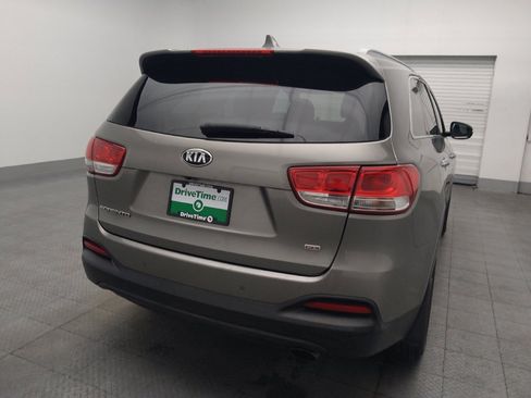 Used 2018 Kia Sorento LX image 7