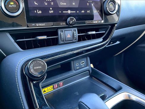 Used 2025 Lexus NX 350 AWD w/ Premium Package image 35