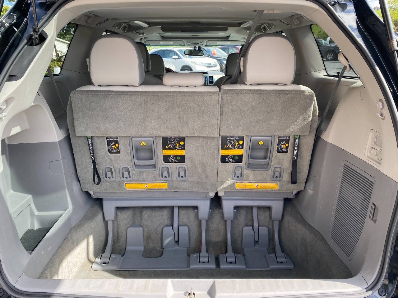 Used 2012 Toyota Sienna Limited w/ Premium Pkg AWD/4WD image 28