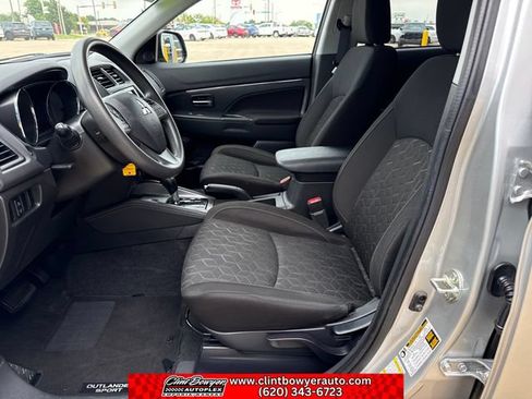 Used 2024 Mitsubishi Outlander Sport SE AWD/4WD image 10