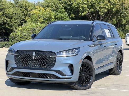 New 2025 Lincoln Aviator Reserve w/ Luxury Package image 2