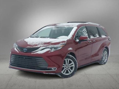 Certified 2023 Toyota Sienna Platinum image 1
