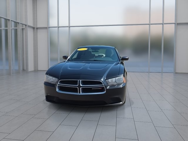 Used 2014 Dodge Charger SE RWD image 3