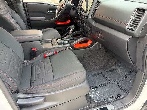 Used 2023 Nissan Frontier PRO-4X w/ Technology Package image 16