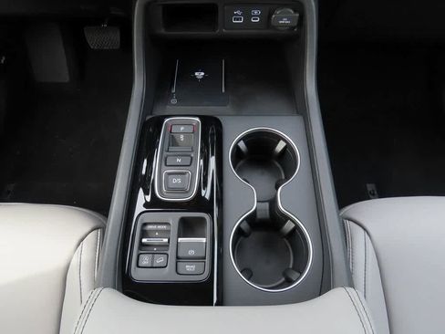 New 2025 Honda Pilot Touring image 24