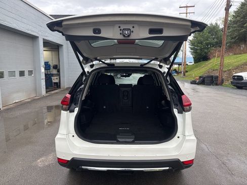 Used 2020 Nissan Rogue SV AWD/4WD image 14