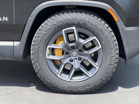 Used 2022 Rivian R1T Adventure AWD/4WD image 16