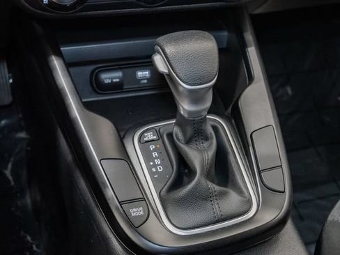 Used 2025 Kia Soul LX w/ LX Technology Package FWD image 21