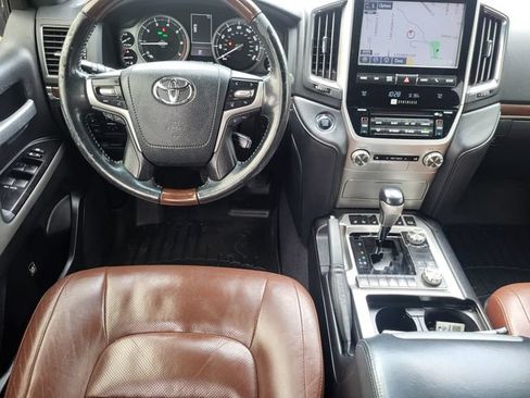 Used 2018 Toyota Land Cruiser w/ Preferred Accessory Package AWD/4WD image 25