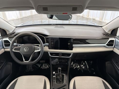 New 2026 Volkswagen Taos SE FWD image 16