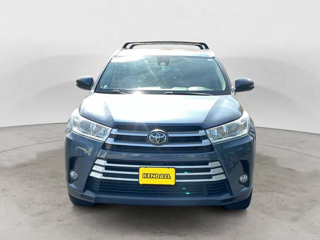Used 2018 Toyota Highlander XLE AWD/4WD image 2