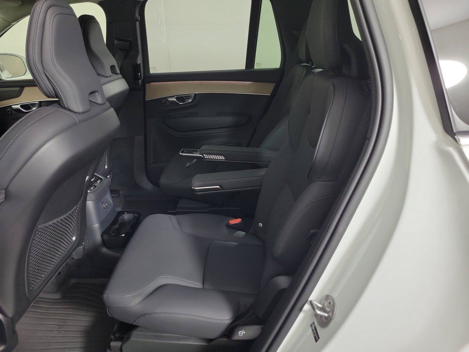 Certified 2025 Volvo XC90 T8 Plus w/ Protection Package Premier AWD/4WD image 12