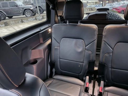 Used 2022 Ford Bronco Badlands image 32