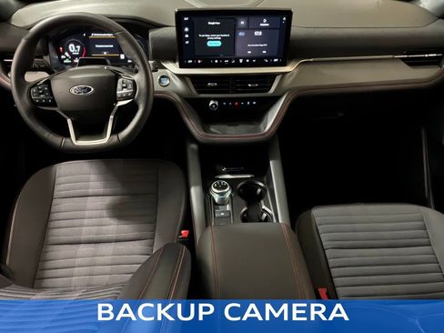 Used 2025 Ford Explorer ST-Line w/ ST-Line Street Pack image 11