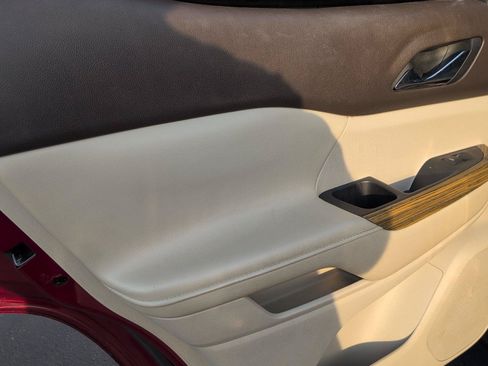Used 2018 GMC Acadia Denali w/ Technology Package FWD image 35