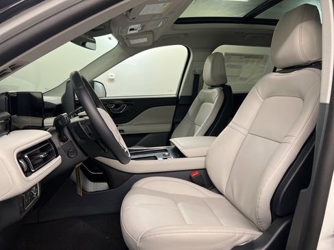 New 2026 Lincoln Aviator AWD image 27