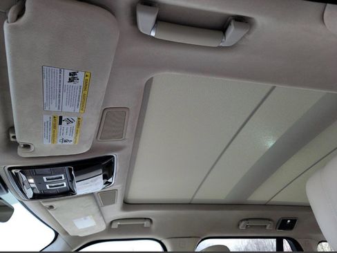 Used 2020 Land Rover Range Rover HSE image 17