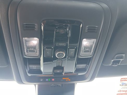 New 2026 Chevrolet Suburban Premier image 32