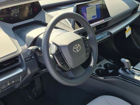 New 2027 Toyota Prius LE FWD image 3