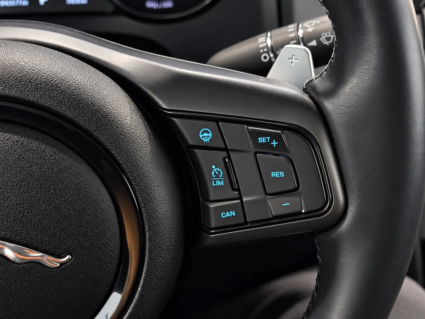 Used 2017 Jaguar F-TYPE R AWD/4WD image 27