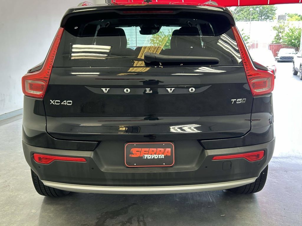 Used 2019 Volvo XC40 T5 Momentum AWD/4WD image 4