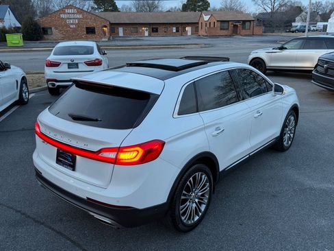 Used 2016 Lincoln MKX Reserve w/ Technology Package FWD image 4